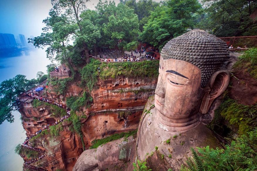 LeShan Giant Buddha (Статуя Будды в Лэшане)