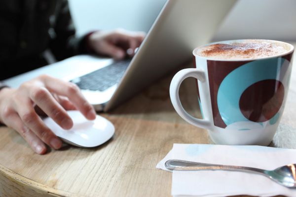 working-coffee-shop